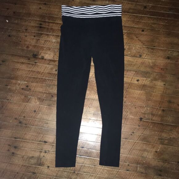 Victoria’s Secret Yoga pants, chevron waistband - Picture 4 of 4